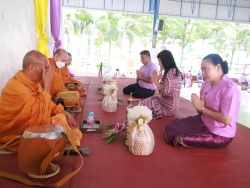 20241203015000.jpg - กิจกรรมทำบุญตักบาตร ข้าวสาร อาหารแห้ง ในวันเฉลิมพระชนมพรรษาสมเด็จพระนางเจ้าสุทิดา พัชรสุธาพิมลลักษณพระบรมราชินี | https://klongsong.devcm.info