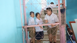 20241203031911.jpg - โรงเรียนคลองสอง (เสวตสมบูรณ์อุปถัมภ์) ฝึกอบรมโครงการสถานศึกษาปลอดภัย หนี ซ่อน สู้ จัดโดยสถานีตำรวจภูธรคลองหลวง ฝึกการเอาตัวรอดจากเหตุการณ์ไม่พึงประสงค์ เพื่อรับมือกับสถานการณ์ที่อาจเกิดขึ้นภายในสถานศึกษา | https://klongsong.devcm.info