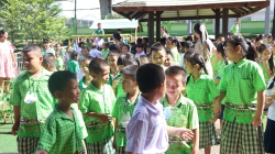 20241203031918.jpg - โรงเรียนคลองสอง (เสวตสมบูรณ์อุปถัมภ์) ฝึกอบรมโครงการสถานศึกษาปลอดภัย หนี ซ่อน สู้ จัดโดยสถานีตำรวจภูธรคลองหลวง ฝึกการเอาตัวรอดจากเหตุการณ์ไม่พึงประสงค์ เพื่อรับมือกับสถานการณ์ที่อาจเกิดขึ้นภายในสถานศึกษา | https://klongsong.devcm.info