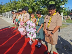 20241204022323.jpg - พิธีถวายพวงมาลาและถวายราชสดุดีเนื่องใน “วันสมเด็จพระมหาธีรราชเจ้า” ประจำปี 2567 | https://klongsong.devcm.info