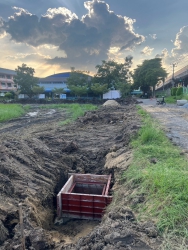 20241206020706.jpg - โรงเรียนคลองสอง (เสวตสมบูรณ์อุปถัมภ์) จัดจ้างบริษัทโพธโพ เอ็นจิเนียริ่ง จำกัด ดำเนินการจัดทำท่อและระบบระบายน้ำจำนวน 290,000 บาท เพื่อแก้ไขปัญหาน้ำท่วมขังในบริเวณโรงเรียน โดยได้รับการสนับสนุนจากเงินทอดผ้าป่าเพื่อการศึกษา | https://klongsong.devcm.info