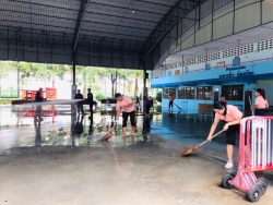 20241216060715.jpg - ขอขอบคุณเทศบาลเมืองคลองหลวง ที่ให้ความอนุเคราะห์รถฉีดน้ำบริเวณ และตัดหญ้าสนามฟุตบอล ให้มีความสะอาด เรียบร้อย พร้อมรับเปิดเทอม 2/2567 | https://klongsong.devcm.info