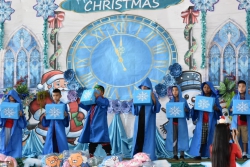 20250102034241.jpg - กิจกรรมคริสต์มาส ประจำปีการศึกษา 2567 เพื่อเฉลิมฉลองในวันสำคัญ รวมทั้งเป็นการแลกเปลี่ยนวัฒนธรรมของไทยและวัฒนธรรมของชาติที่เป็นภาษาอังกฤษ | https://klongsong.devcm.info