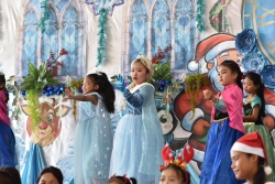 20250102034245.jpg - กิจกรรมคริสต์มาส ประจำปีการศึกษา 2567 เพื่อเฉลิมฉลองในวันสำคัญ รวมทั้งเป็นการแลกเปลี่ยนวัฒนธรรมของไทยและวัฒนธรรมของชาติที่เป็นภาษาอังกฤษ | https://klongsong.devcm.info