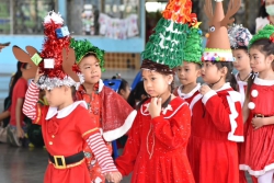 20250102034254(1).jpg - กิจกรรมคริสต์มาส ประจำปีการศึกษา 2567 เพื่อเฉลิมฉลองในวันสำคัญ รวมทั้งเป็นการแลกเปลี่ยนวัฒนธรรมของไทยและวัฒนธรรมของชาติที่เป็นภาษาอังกฤษ | https://klongsong.devcm.info