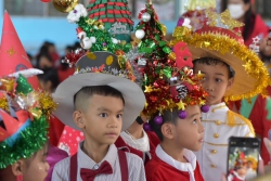 20250102034258(1).jpg - กิจกรรมคริสต์มาส ประจำปีการศึกษา 2567 เพื่อเฉลิมฉลองในวันสำคัญ รวมทั้งเป็นการแลกเปลี่ยนวัฒนธรรมของไทยและวัฒนธรรมของชาติที่เป็นภาษาอังกฤษ | https://klongsong.devcm.info