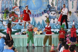 20250102034258.jpg - กิจกรรมคริสต์มาส ประจำปีการศึกษา 2567 เพื่อเฉลิมฉลองในวันสำคัญ รวมทั้งเป็นการแลกเปลี่ยนวัฒนธรรมของไทยและวัฒนธรรมของชาติที่เป็นภาษาอังกฤษ | https://klongsong.devcm.info