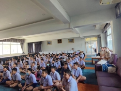 20250128090007(11).jpg - โรงเรียนคลองสอง (เสวตสมบูรณ์อุปถัมภ์) ขอขอบคุณครูจากโรงเรียนทีปังกรวิทยาพัฒน์ (มัธยมวัดหัตถสารเกษตร) ในพระราชูปถัมภ์ฯ ที่เข้ามาแนะแนวให้ความรู้เรื่องการศึกษาต่อให้แก่นักเรียนระดับชั้นประถมศึกษาปีที่ 6 | https://klongsong.devcm.info