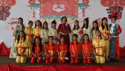 20250128093224.jpg - โรงเรียนคลองสอง (เสวตสมบูรณ์อุปถัมภ์) นำโดย ดร.ไพผกา ผิวดำ ผู้อำนวยการโรงเรียนพร้อมด้วยคณะครูกลุ่มสาระการเรียนรู้ต่างประเทศ ร่วมจัดกิจกรรมวันตรุษจีน ปี 2568 | https://klongsong.devcm.info