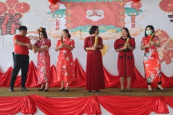 20250128093225(13).jpg - โรงเรียนคลองสอง (เสวตสมบูรณ์อุปถัมภ์) นำโดย ดร.ไพผกา ผิวดำ ผู้อำนวยการโรงเรียนพร้อมด้วยคณะครูกลุ่มสาระการเรียนรู้ต่างประเทศ ร่วมจัดกิจกรรมวันตรุษจีน ปี 2568 | https://klongsong.devcm.info