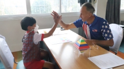 20250210044900.jpg - วันที่ 8 กุมภาพันธ์ 2568  โรงเรียนคลองสอง (เสวตสมบูรณ์อุปถัมภ์) รับรายงานตัวนักเรียนชั้นประถมศึกษาปีที่ 1 (ห้องเรียนพิเศษด้านภาษาอังกฤษ IEP) เพื่อรับการประเมินความพร้อมทางการเรียน | https://klongsong.devcm.info