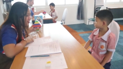 20250210044903(1).jpg - วันที่ 8 กุมภาพันธ์ 2568  โรงเรียนคลองสอง (เสวตสมบูรณ์อุปถัมภ์) รับรายงานตัวนักเรียนชั้นประถมศึกษาปีที่ 1 (ห้องเรียนพิเศษด้านภาษาอังกฤษ IEP) เพื่อรับการประเมินความพร้อมทางการเรียน | https://klongsong.devcm.info