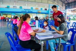 20250217003915.jpg - วันอาทิตย์ที่ 16 กุมภาพันธ์ 2568 โรงเรียนคลองสอง (เสวตสมบูรณ์อุปถัมภ์) ได้รับมอบตัวนักเรียนระดับชั้นประถมศึกษาปีที่ 1 และนักเรียนชั้นเคลื่อนระดับชั้นประถมศึกษาปีที่ 2-5 ประจำปีการศึกษา 2568 | https://klongsong.devcm.info