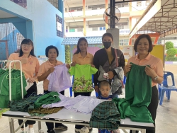 20250225040653.jpg - วันที่ 22 กุมภาพันธ์ 2568 โรงเรียนคลองสอง (เสวตสมบูรณ์อุปถัมภ์) รับมอบตัวนักเรียนชั้นอนุบาลปีที่ 2 / ชั้นอนุบาลปีที่ 3 และอำนวยความสะดวกจำหน่ายอุปกรณ์ เครื่องแต่งกายให้แก่ผู้ปกครอง  | https://klongsong.devcm.info