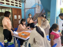 20250225040701.jpg - วันที่ 22 กุมภาพันธ์ 2568 โรงเรียนคลองสอง (เสวตสมบูรณ์อุปถัมภ์) รับมอบตัวนักเรียนชั้นอนุบาลปีที่ 2 / ชั้นอนุบาลปีที่ 3 และอำนวยความสะดวกจำหน่ายอุปกรณ์ เครื่องแต่งกายให้แก่ผู้ปกครอง  | https://klongsong.devcm.info