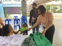 20250225040703.jpg - วันที่ 22 กุมภาพันธ์ 2568 โรงเรียนคลองสอง (เสวตสมบูรณ์อุปถัมภ์) รับมอบตัวนักเรียนชั้นอนุบาลปีที่ 2 / ชั้นอนุบาลปีที่ 3 และอำนวยความสะดวกจำหน่ายอุปกรณ์ เครื่องแต่งกายให้แก่ผู้ปกครอง  | https://klongsong.devcm.info