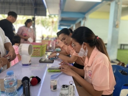 20250225040705.jpg - วันที่ 22 กุมภาพันธ์ 2568 โรงเรียนคลองสอง (เสวตสมบูรณ์อุปถัมภ์) รับมอบตัวนักเรียนชั้นอนุบาลปีที่ 2 / ชั้นอนุบาลปีที่ 3 และอำนวยความสะดวกจำหน่ายอุปกรณ์ เครื่องแต่งกายให้แก่ผู้ปกครอง  | https://klongsong.devcm.info