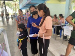 20250225040714(1).jpg - วันที่ 22 กุมภาพันธ์ 2568 โรงเรียนคลองสอง (เสวตสมบูรณ์อุปถัมภ์) รับมอบตัวนักเรียนชั้นอนุบาลปีที่ 2 / ชั้นอนุบาลปีที่ 3 และอำนวยความสะดวกจำหน่ายอุปกรณ์ เครื่องแต่งกายให้แก่ผู้ปกครอง  | https://klongsong.devcm.info