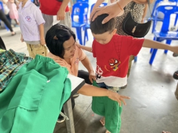 20250225040714.jpg - วันที่ 22 กุมภาพันธ์ 2568 โรงเรียนคลองสอง (เสวตสมบูรณ์อุปถัมภ์) รับมอบตัวนักเรียนชั้นอนุบาลปีที่ 2 / ชั้นอนุบาลปีที่ 3 และอำนวยความสะดวกจำหน่ายอุปกรณ์ เครื่องแต่งกายให้แก่ผู้ปกครอง  | https://klongsong.devcm.info