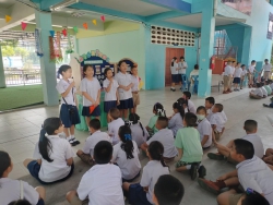 20250303062235.jpg - วันที่ 28 กุมภาพันธ์ 2568 โรงเรียนคลองสอง (เสวตสมบูรณ์อุปถัมภ์) จัดกิจกรรมเปิดบ้านวิชาการ Open House สืบสานตำนานเมืองปทุม 1 ห้องเรียน 1 นวัตกรรม ประจำปีการศึกษา 2567  | https://klongsong.devcm.info