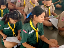 20250306082034.jpg - โรงเรียนคลองสอง (เสวตสมบูรณ์อุปถัมภ์) ขอขอบคุณโรงเรียนไทยรัฐวิทยา 69 (คลองหลวง) เข้ามาแนะแนวให้ความรู้เรื่องการศึกษาต่อให้แก่นักเรียนระดับชั้นประถมศึกษาปีที่ 6  | https://klongsong.devcm.info