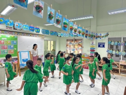 20250317032532.jpg - วันที่ 11 -12 มีนาคม 2568 ห้องเรียนอนุบาล 3/2 โรงเรียนคลองสอง (เสวตสมบูรณ์อุปถัมภ์) รับการประเมินพัฒนาการนักเรียนที่จบหลักสูตรการศึกษาปฐมวัย พุทธศักราช 2560 จากคณะกรรมการระดับเขตพื้นที่การศึกษา | https://klongsong.devcm.info