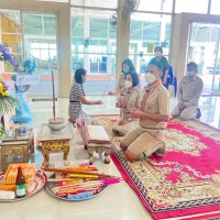 20240517130946.jpg - วันนี้ (20 ธค.2564) ดร.กนิษฐา ทองเลิศ ผอ.สพป.ปทุมธานี เขต 1 มอบหมายให้ นายวิเชียร วาพัดไทย รอง ผอ.สพป.ปทุมธานี เขต 1 มอบเงินช่วยเหลือให้แก่ผู้ปกครอง ในกรณี ดญ.เมธาวี เทียมแพง ที่เสียชีวิตจากการจมน้ำ ที่ วัดเกิดการอุดม | https://klongsong.devcm.info