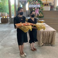 20240517131141(3).jpg - วันที่ 22 ธันวาคม 2564 นางไพผกา ผิวดำ (ผู้อำนวยการโรงเรียน) คณะครู และบุคลากร โรงเรียนคลองสอง(เสวตสมบูรณ์อุปถัมภ์) ร่วมงานฌาปณกิจ ด.ญ.เมทาวี เทียมแพง นักเรียนชั้น ป.2/2 ที่เสียชีวิตจากการจ่มน้ำ ณ. วัดเกิดการอุดม | https://klongsong.devcm.info