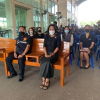 20240517131141(4).jpg - วันที่ 22 ธันวาคม 2564 นางไพผกา ผิวดำ (ผู้อำนวยการโรงเรียน) คณะครู และบุคลากร โรงเรียนคลองสอง(เสวตสมบูรณ์อุปถัมภ์) ร่วมงานฌาปณกิจ ด.ญ.เมทาวี เทียมแพง นักเรียนชั้น ป.2/2 ที่เสียชีวิตจากการจ่มน้ำ ณ. วัดเกิดการอุดม | https://klongsong.devcm.info