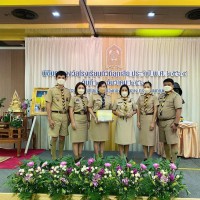 20240517131911(3).jpg - วันที่ 24 ธันวาคม 2564 นางไพผกา ผิวดำ (ผู้อำนวยการโรงเรียน) และคณะครูได้รับรางวัลและโล่เกีรยติบัตรโรงเรียนดีวิถีลูกเสือ ประจำปี 2564 | https://klongsong.devcm.info