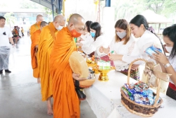 20240518145632(2).jpg - กิจกรรมทำบุญตักบาตรเพื่อถวายเป็นพระราชกุศลในหลวง ร.๙ ในวันคล้ายวันศวรรคต | https://klongsong.devcm.info